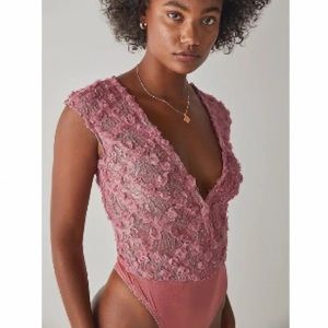 (A8) NEW Free People Sheer Lace Soft Rose Bodysuit, Size Small, NWOT